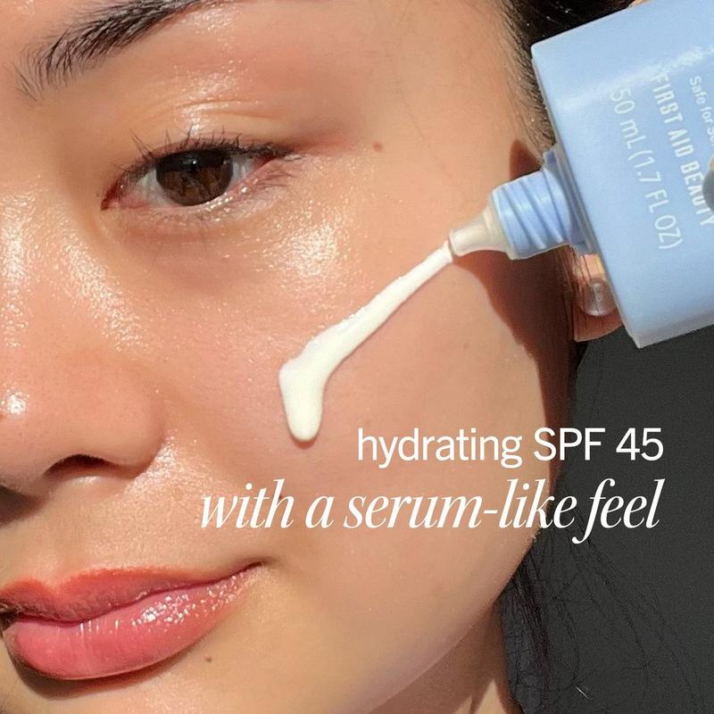 First Aid Beauty - Hydrating Sunscreen Milk with Colloidal Oatmeal