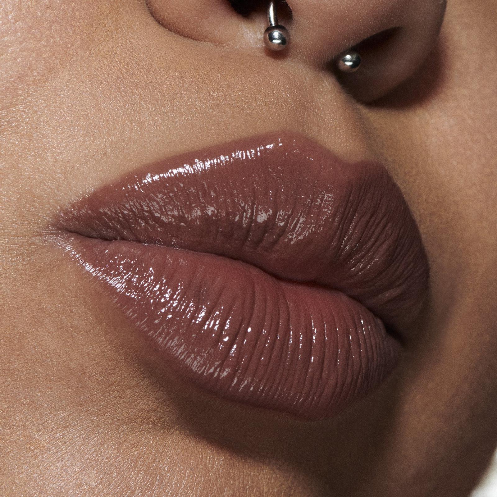 Lustreglass Sheer-Shine Lipstick - Signature Move
