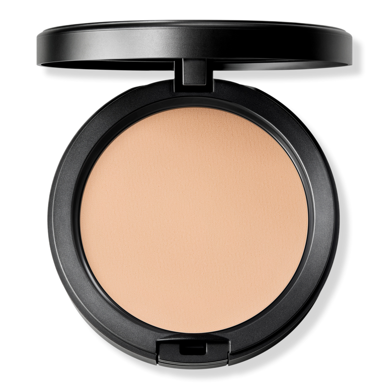 Studio Fix Fluid SPF15 24HR Matte Foundation + Oil Control