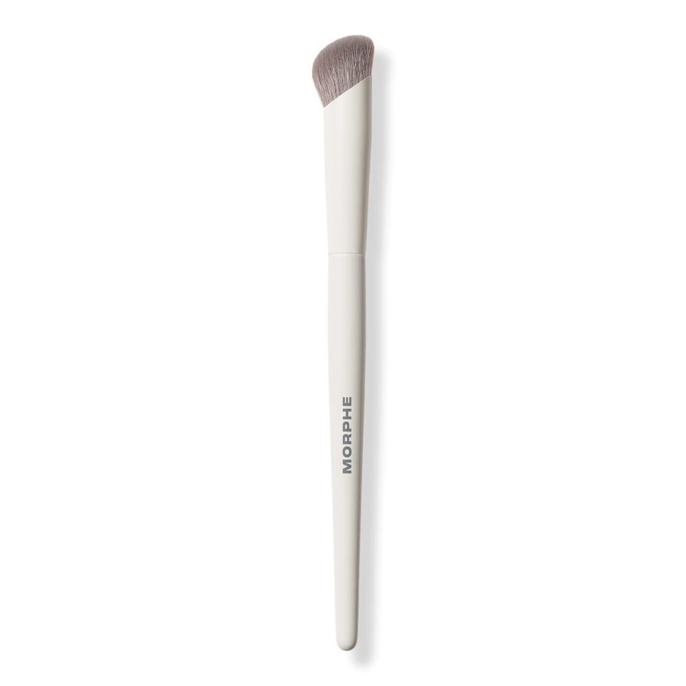 M132 Angled Concealer Brush