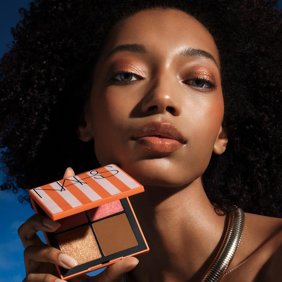 Hot Escape Cheek Palette - III - MEDIUM DEEP