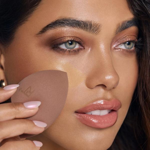 Real Techniques New Nudes 2.0 Bare Finish Makeup Sponge Duo #4