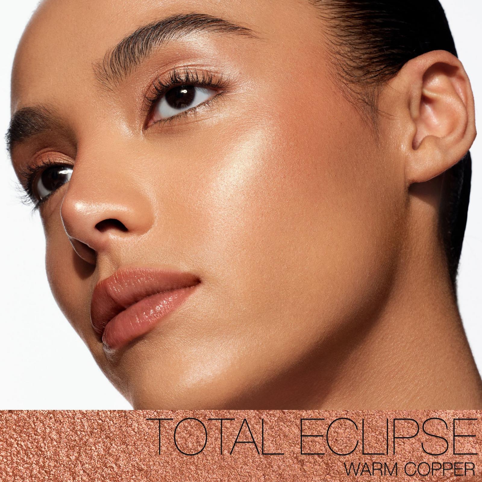 Light Reflecting Luminizing Powder - TOTAL ECLIPSE