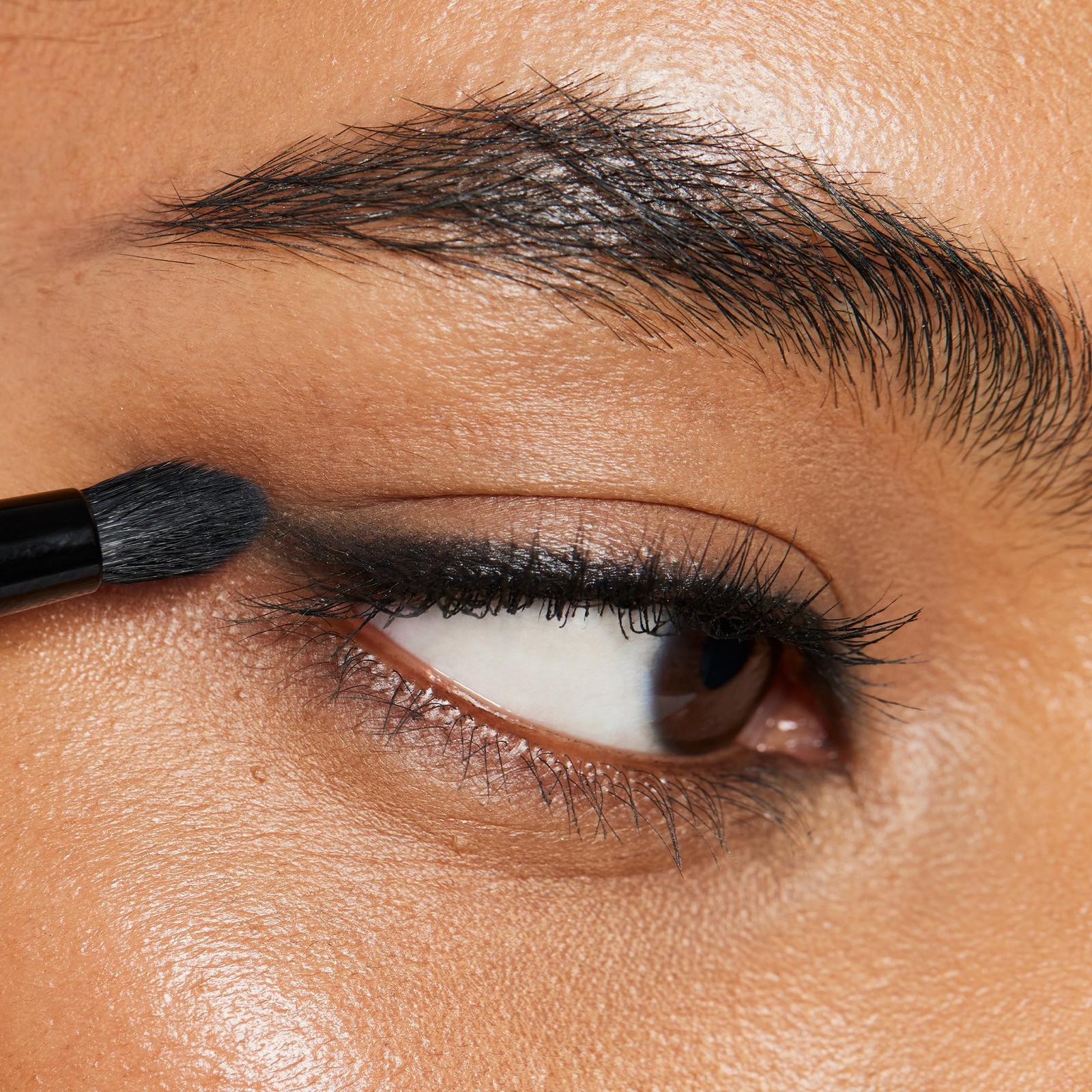 Smudge 'N Smoke Eyeliner Brush