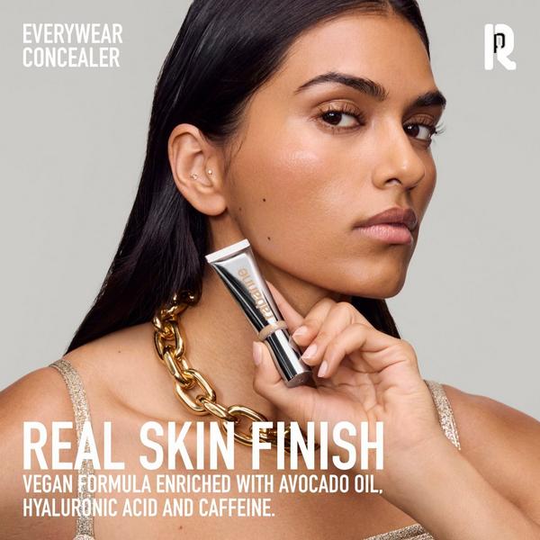 Rabanne Everywear 24-Hour Hydrating Radiant Serum Concealer #2