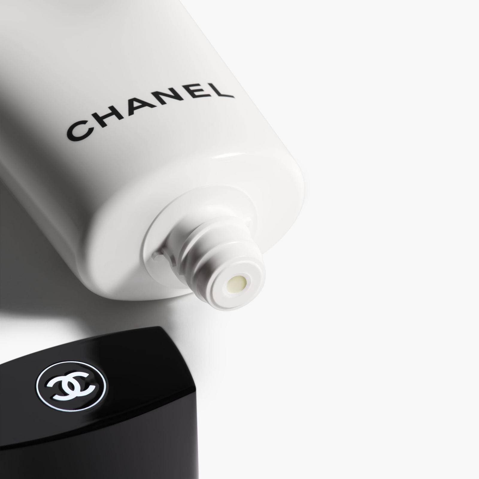 LA MOUSSE Camellia Cleansing Cream-to-Foam