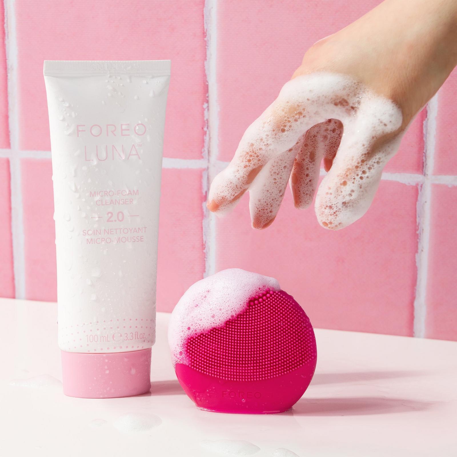 LUNA 4 Play Smart Facial Cleansing Massager - Cherry Up!