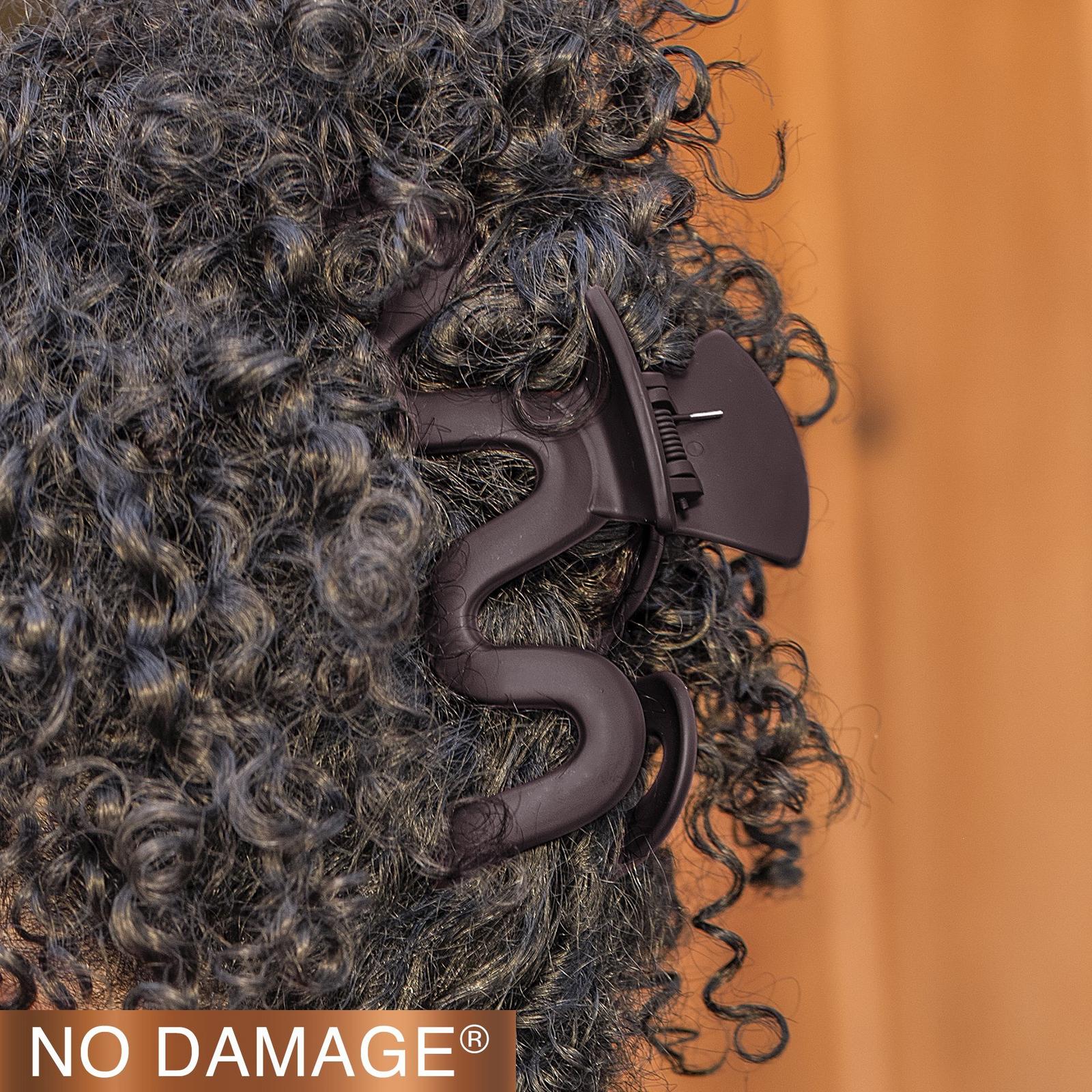 Tamera Jumbo Wavy Claw Clip