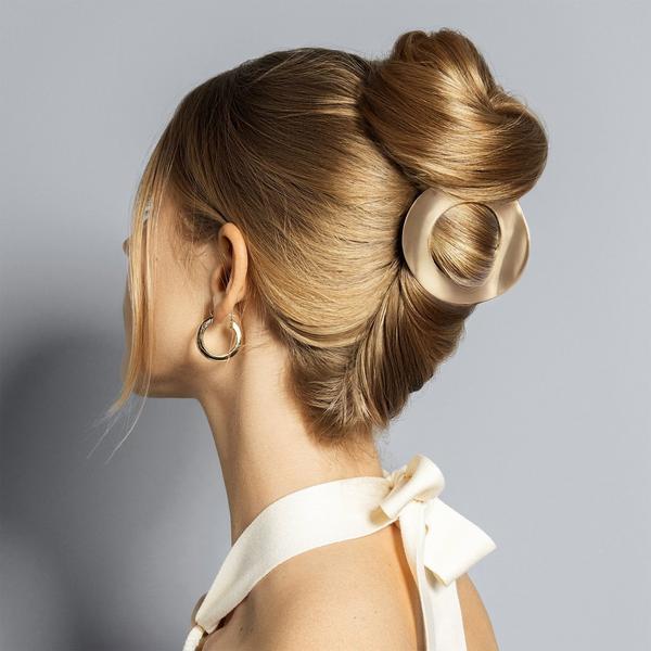 The Hair Edit Gilded Ellipse Flat Lay Claw Clip #3