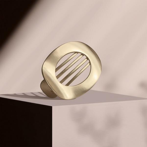 The Hair Edit Gilded Ellipse Flat Lay Claw Clip #5