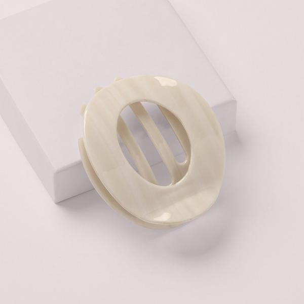 The Hair Edit Quiet Luxury Flat Lay Claw Clip #3