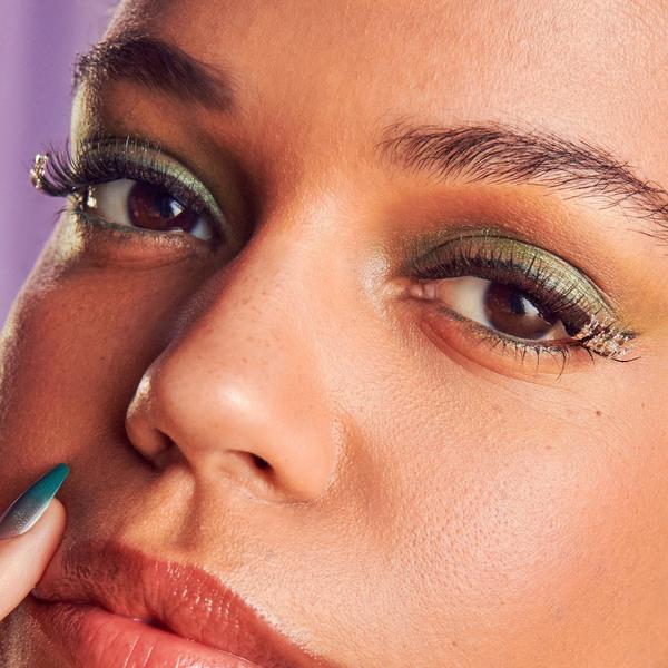 Kiss imPRESS X WICKED For Good Self Adhesive Eyelash Clusters #5