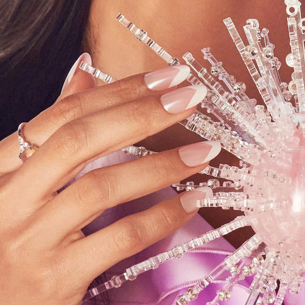 KISS X WICKED For Good Press On Nails - Good News Glinda