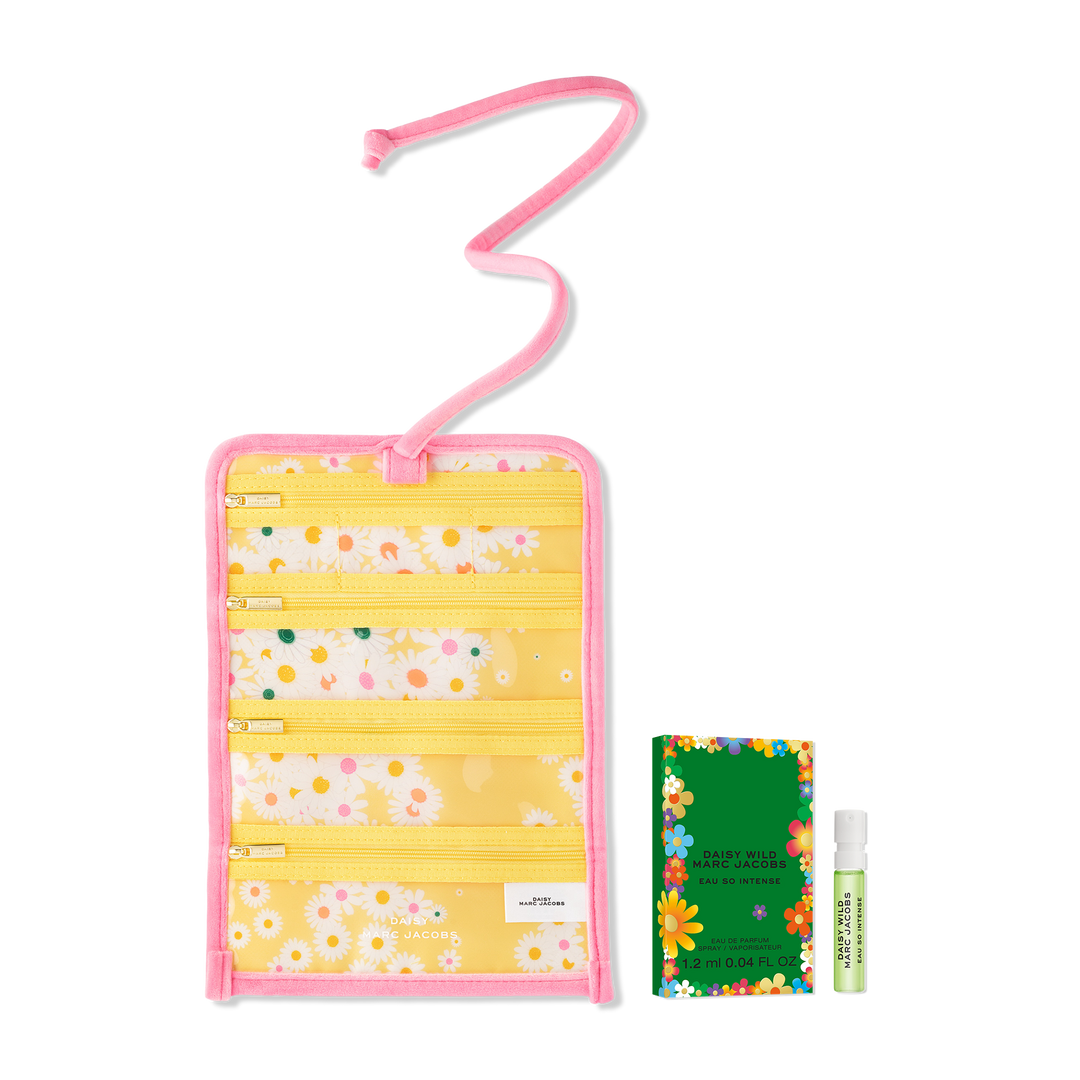 Marc Jacobs Free 2 Piece Gift with select large spray purchase #1