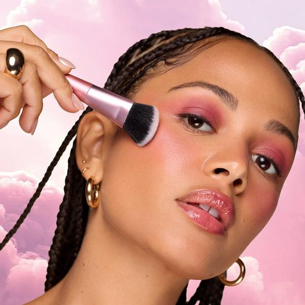 Real Techniques Cloudtopia Blush Brush #4