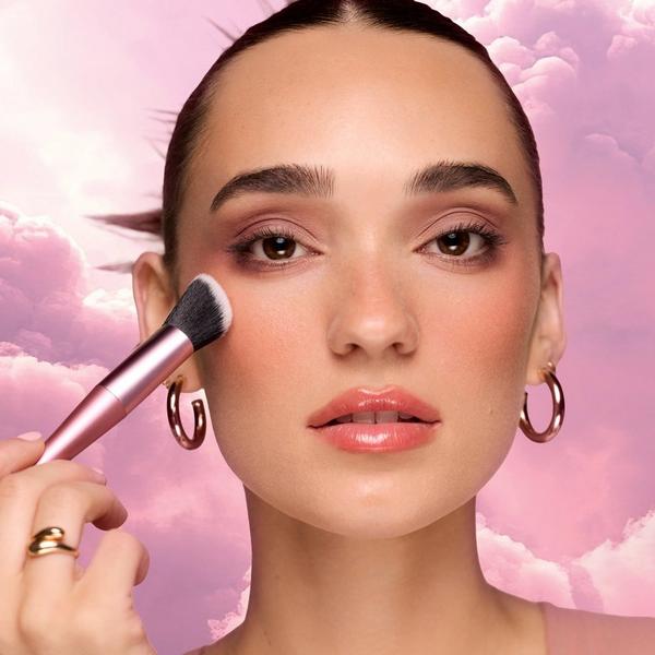 Real Techniques Cloudtopia Highlight & Detail Brush #4