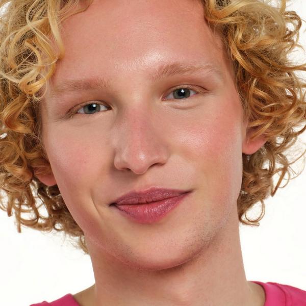 Essence Silky Blur Hydrating Longwear Concealer #4