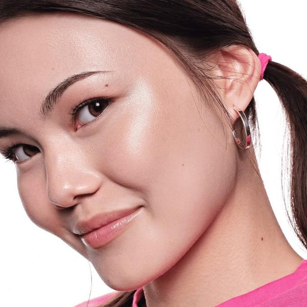 Essence Soft Touch Bouncy Glow #4