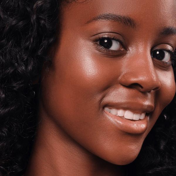 Essence Soft Touch Bouncy Glow #5