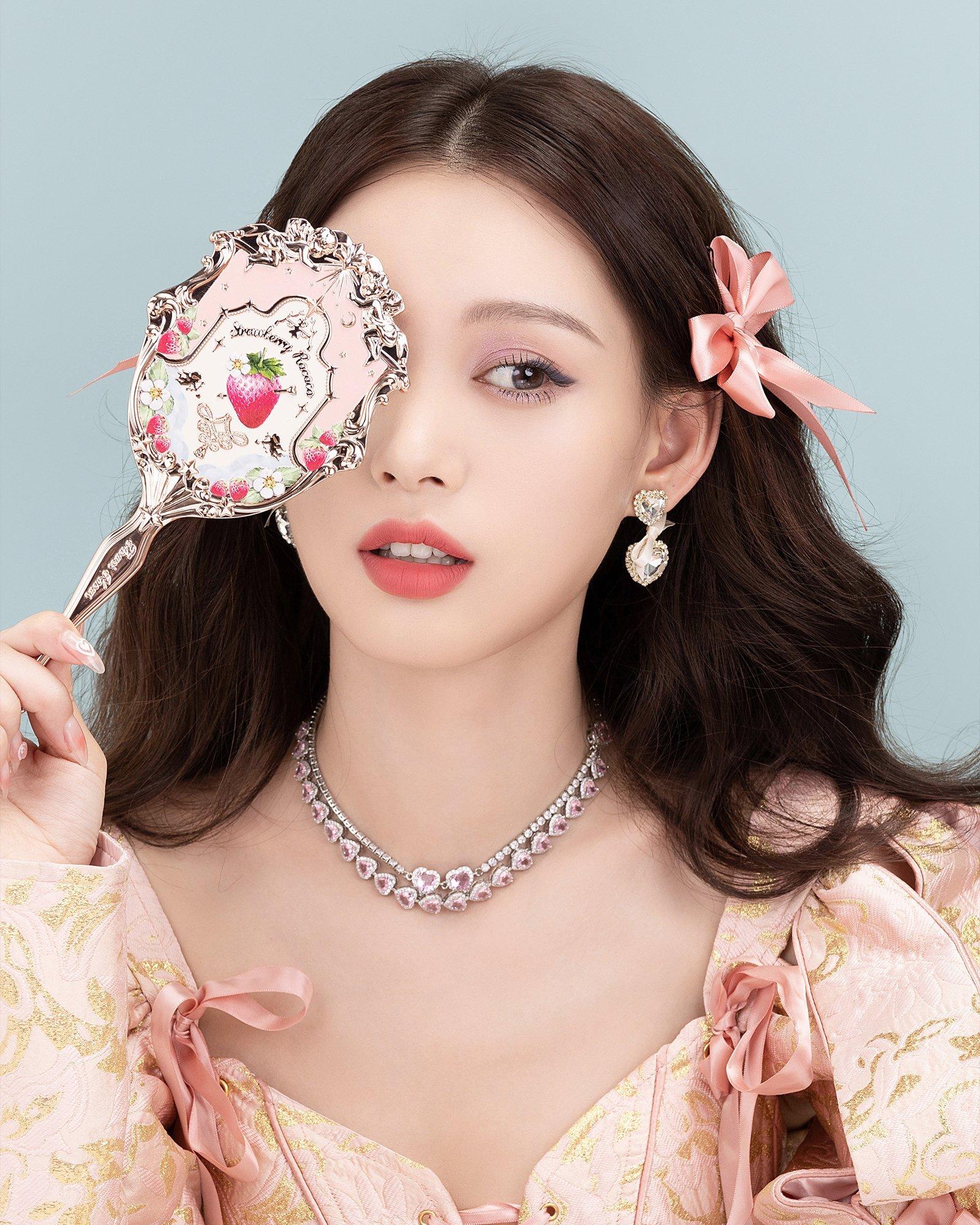 Flower Knows Strawberry Rococo Hand Mirror - Thumbnail 2