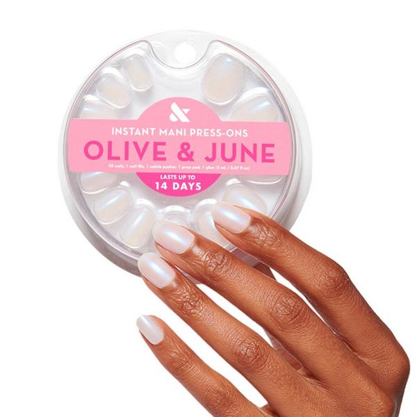 Olive & June Instant Mani Press-On Nails Pink Goldfish #4