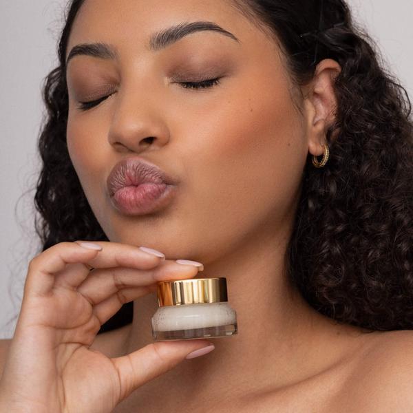 Poppy & Pout Exfoliating Lip Scrub #4