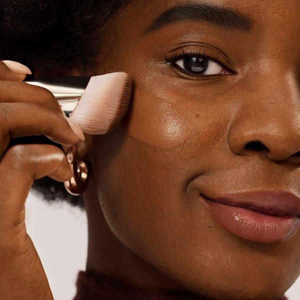 Brocha para base de maquillaje de tacto líquido 5