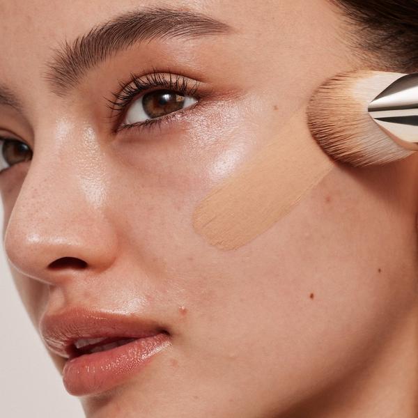 Brocha para base de maquillaje de tacto líquido 6