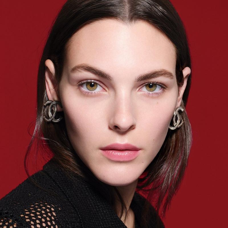 CHANEL - N°1 DE CHANEL REFINING YOUTH EMULSION Refines Skin