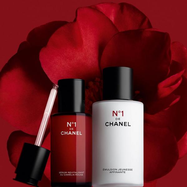 CHANEL N°1 DE CHANEL REFINING YOUTH EMULSION Refines Skin Texture - Mattifies - Smooths #7