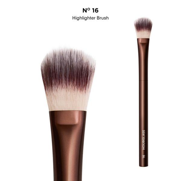 HOURGLASS No. 16 Highlighter Brush #5