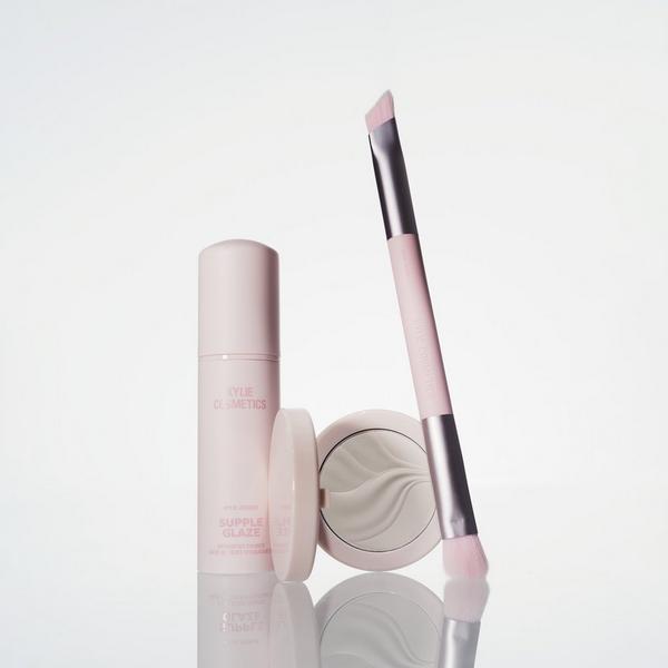 KYLIE COSMETICS Precise Sculpting Complexion Brush #6