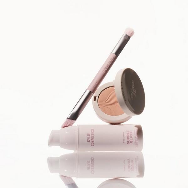 KYLIE COSMETICS Natural Blur Brightening Powder #9