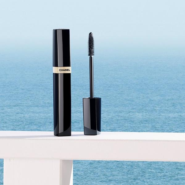 CHANEL LES BEIGES Volume and Definition Mascara #8
