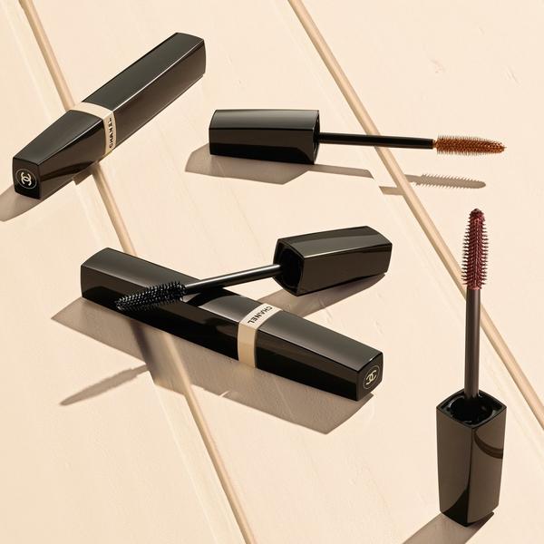 CHANEL LES BEIGES Volume and Definition Mascara #9