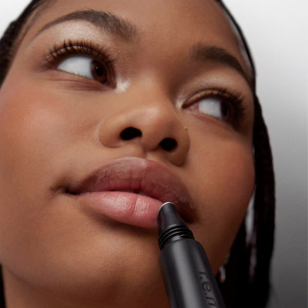 r.e.m. beauty Dangerous Woman Lip Mask #4