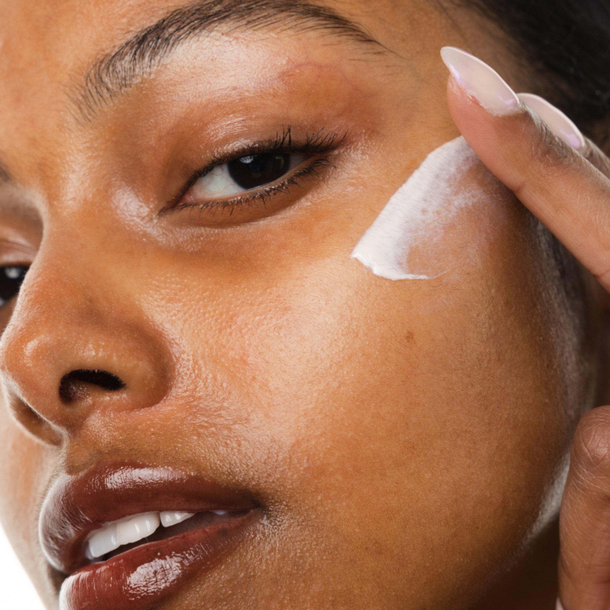 Минеральный солнцезащитный флюид-молочко SPF 50 Korres — фото 4
