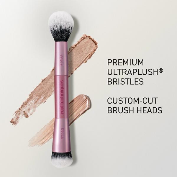 Real Techniques Highlight & Detail Brush #4