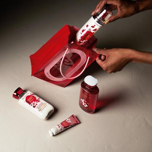 Bath & Body Works - Japanese Cherry Blossom Body Care Gift Set
