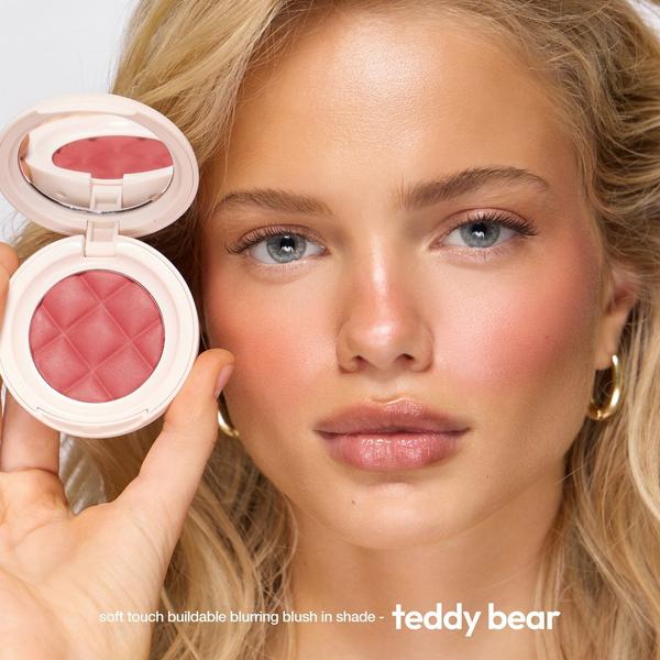 ICONIC LONDON Soft Touch Buildable Blurring Blush #3