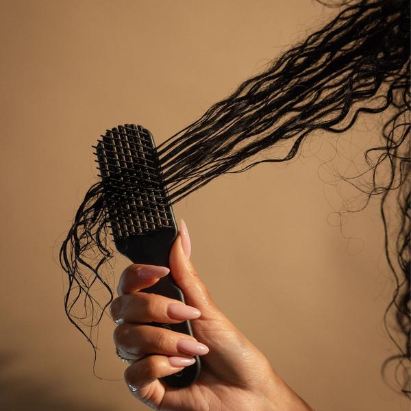 THE POTION STUDIO Nine Rib Claw Brush #5