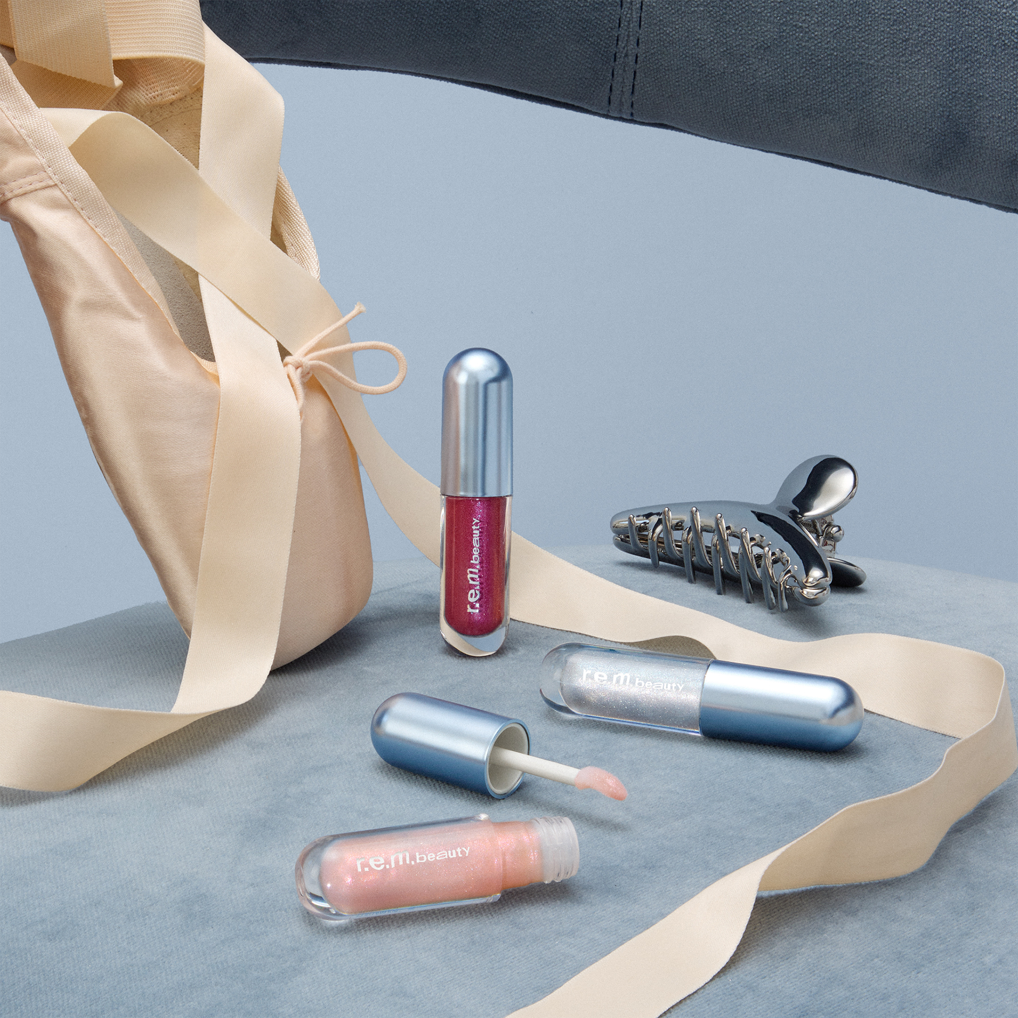 Мини-набор блесков-бальзамов для губ r.e.m. beauty The Gloss Barre — фото 8