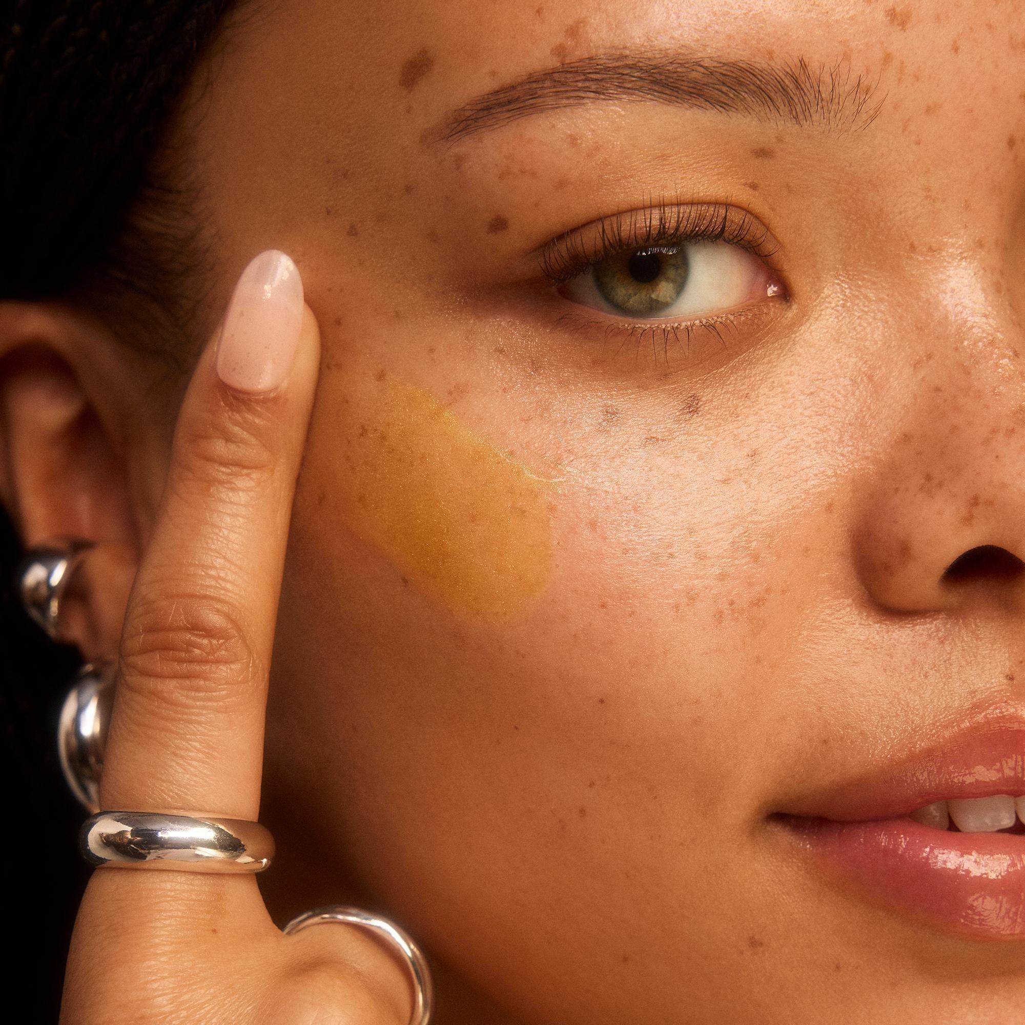 e.l.f. Cosmetics Power Grip Gold Drip Primer — фото 4