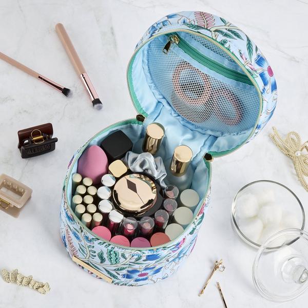 Tartan + Twine Blue Floral Round Train Case #5