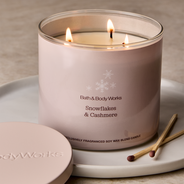 Bath & Body Works Snowflakes & Cashmere 3-Wick Scented Candle #4