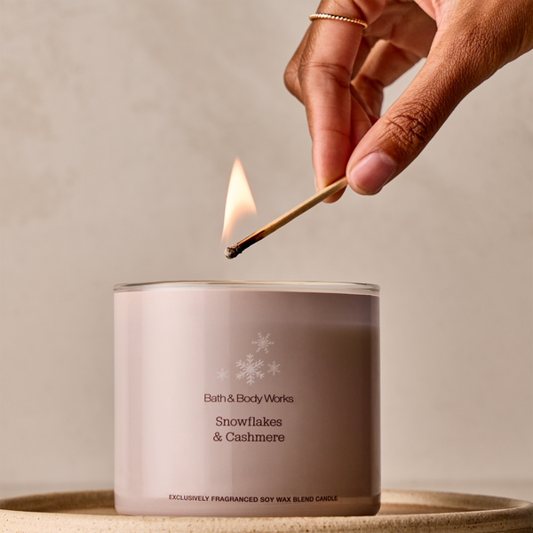 Bath & Body Works Snowflakes & Cashmere 3-Wick Scented Candle #6