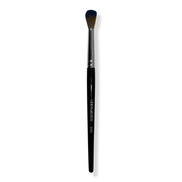 Cinema Secrets D35 - Domed Crease Eyeshadow Brush #1