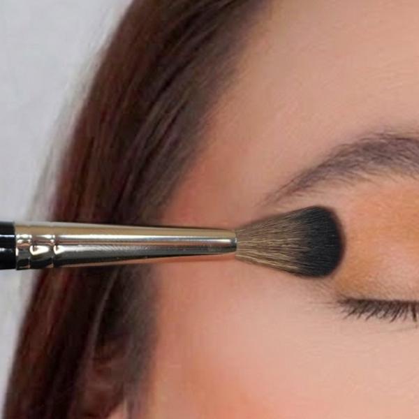 Cinema Secrets D35 - Domed Crease Eyeshadow Brush #4