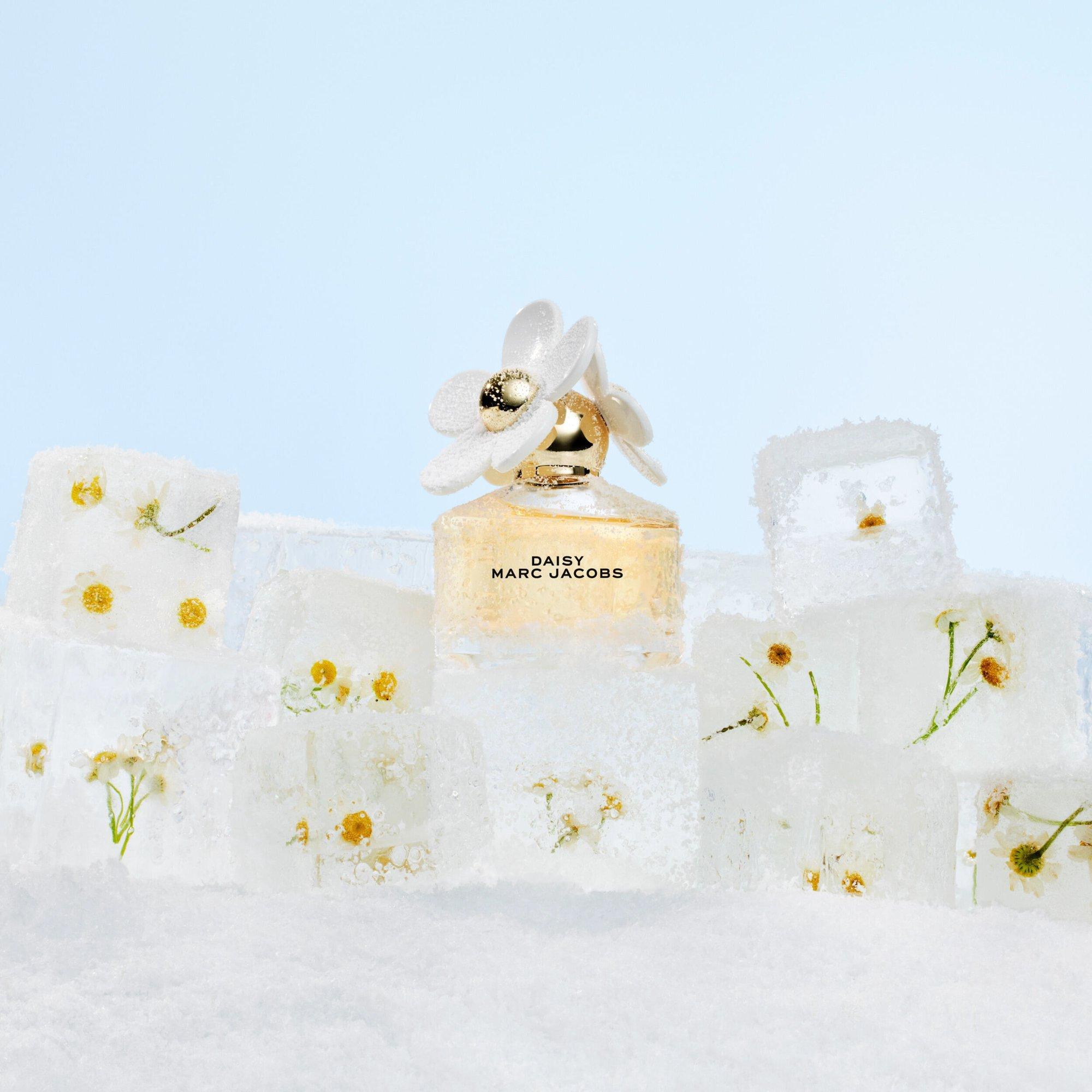 Daisy Eau de Toilette and Travel Spray 2-Piece Gift Set - thumbnail 6