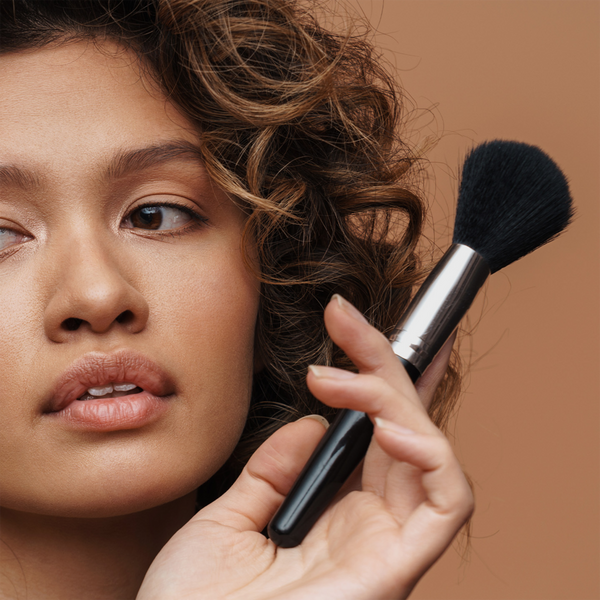 AMAZING COSMETICS Velvet Brush #3